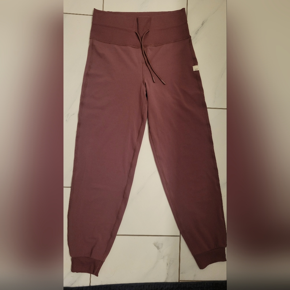 Vuori Daily Jogger